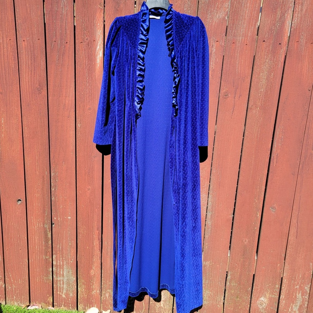 VTG Royal Blue Velour Ruffle Wrap Robe Long Textured Velvet Gown USA Whimsigoth - Picture 9 of 12